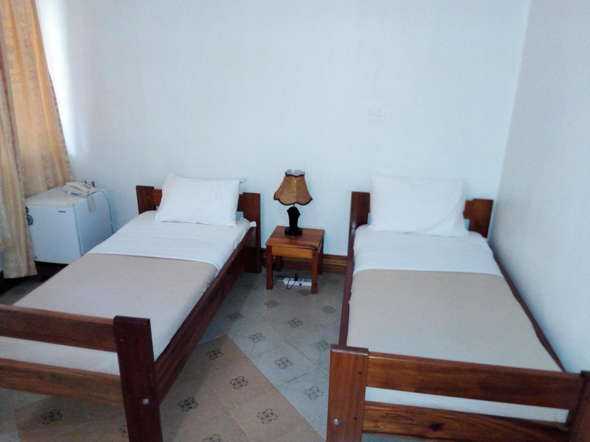 Neneu Hotel Моши Екстериор снимка