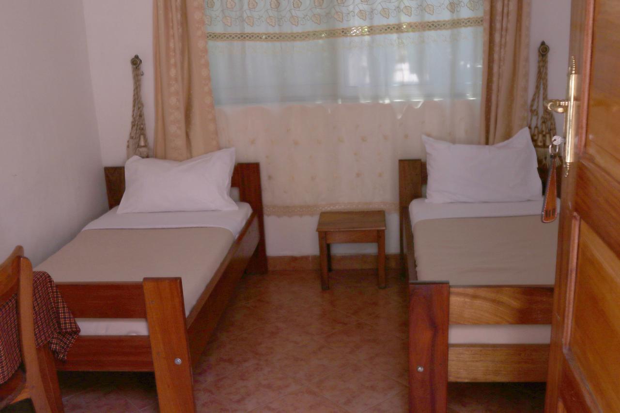 Neneu Hotel Моши Екстериор снимка