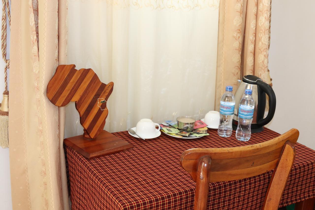 Neneu Hotel Моши Екстериор снимка