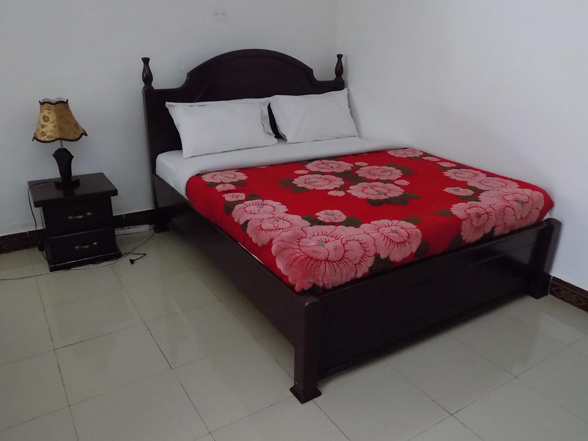 Neneu Hotel Моши Екстериор снимка