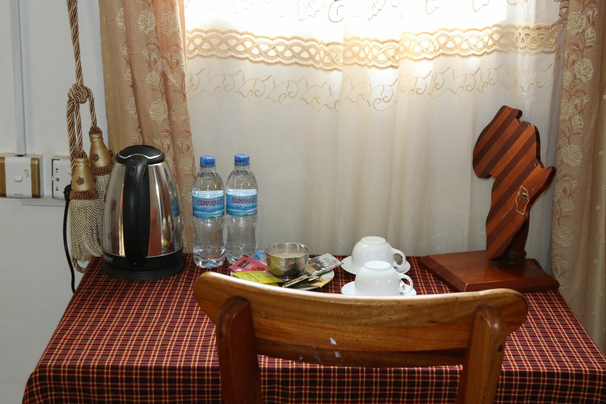 Neneu Hotel Моши Екстериор снимка